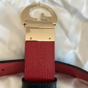 Gucci belt.  Two color reversible. Size 100. GG Marmont reversible thin belt in beige, ebony & black  main image 4